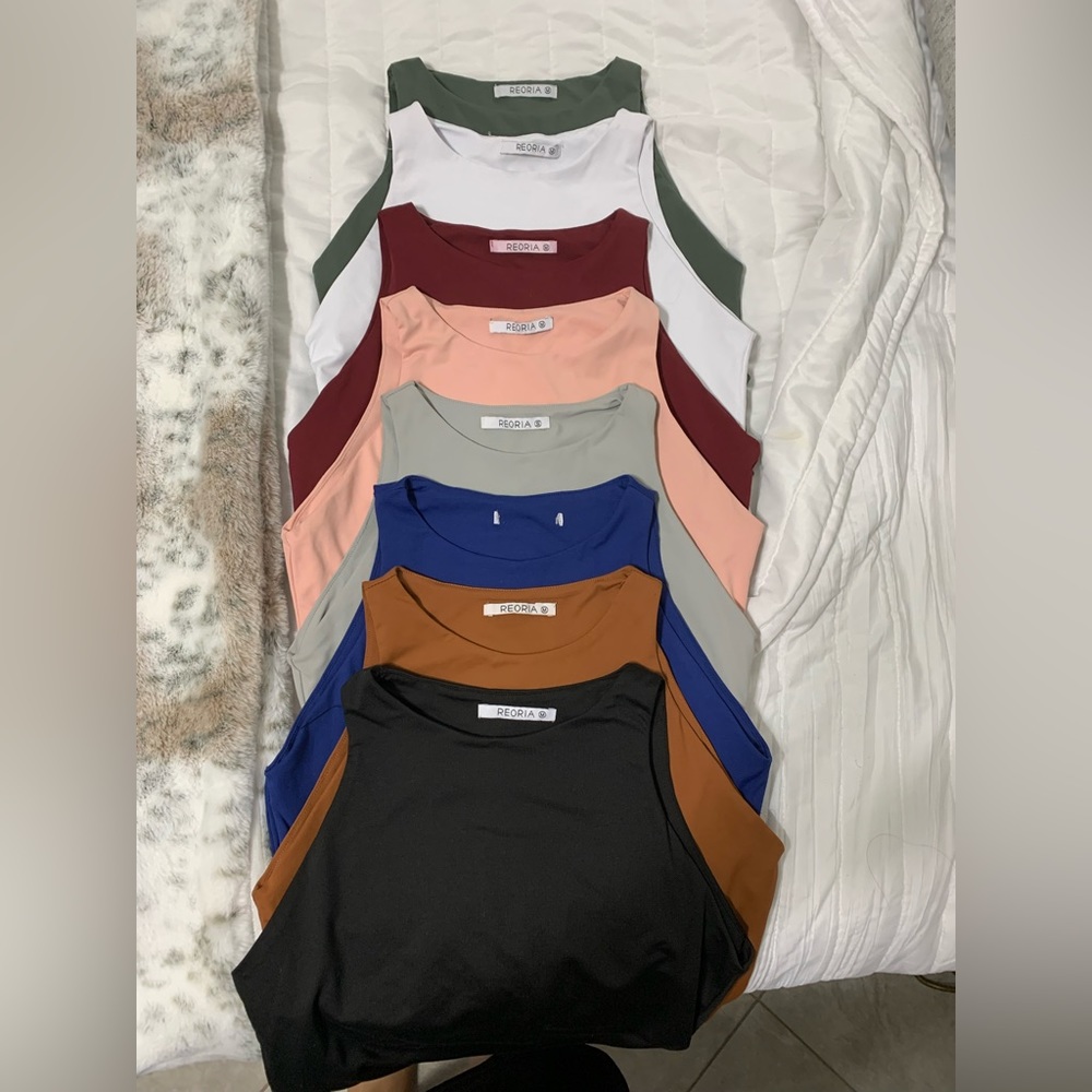 REORIA Women’s Sleeveless Racer Back Halter Neck Bodysuit Tank Tops medium.